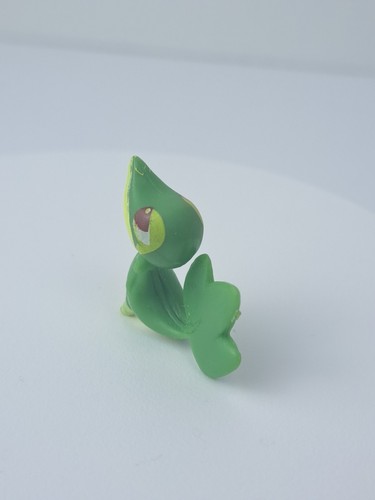 Vintage Collectible Pokémon Vinyl Mini Figure- SNIVY- PK China- 1" - Picture 2 of 5