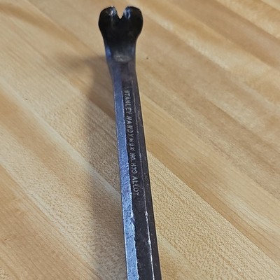 Stanley Handyman No. H39 Alloy Steel Nail Puller 10in Single Piece