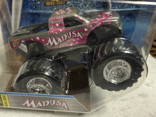 Hot Wheels Monster Jam MADUSA New Look Team Flag Tour Favorites 1/64 Scale B4 - Picture 11 of 12