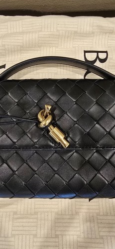 New with Tags Bottega Veneta Andiamo Long Clutch Black/Brass With Top Handle Bag - Picture 4 of 8