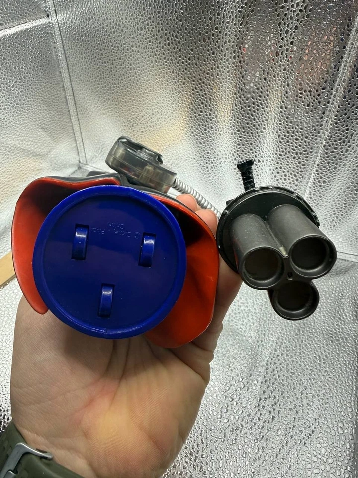 Figura de acción exclusiva de Toy Story Talking Evil Emperor Zurg de Disney Store Foto 4 de 4