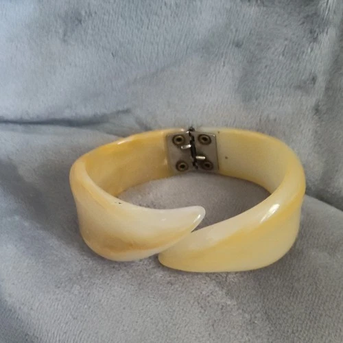 Bakelite Hinged Cream Swirl Marbled Vintage Collectible Bracelet Unique Jewelry