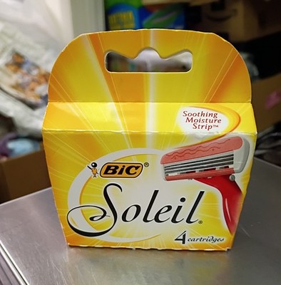 NIP BIC Soleil Refill Cartridges 4 ct. (Triple Blades) Soothing Moisture Strip
