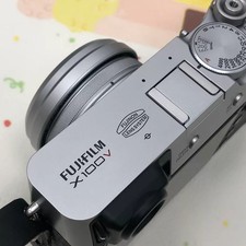 FUJIFILM X100V APS-C 26.1MP Compact Digital Camera (Silver) 95% New