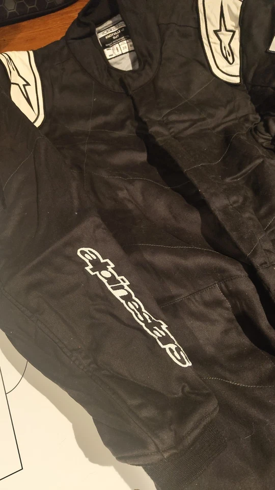 Traje de carreras Alpinestars Knoxville v2 SFI 3.2A/5 - Talla 38/48 - Ligeramente usado Foto 2 de 4