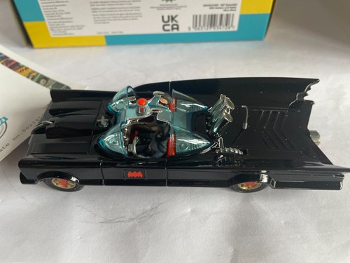 Corgi Re Issue 267 Batmobile Boxed Collectable With Certificate - Picture 12 of 24