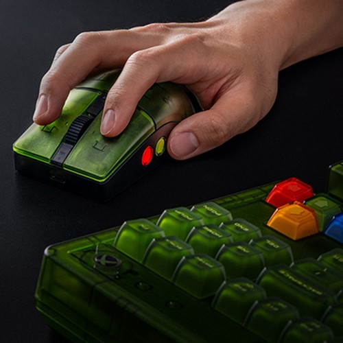 Zielona półprzezroczysta mysz bezprzewodowa ze stacją dokującą do ładowania myszy 8Bitdo Retro R8 - Zdjęcie 9 z 15
