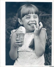 Museum Wharf Sarah Mastropole Ice Cream Eating Event Photo 8X10