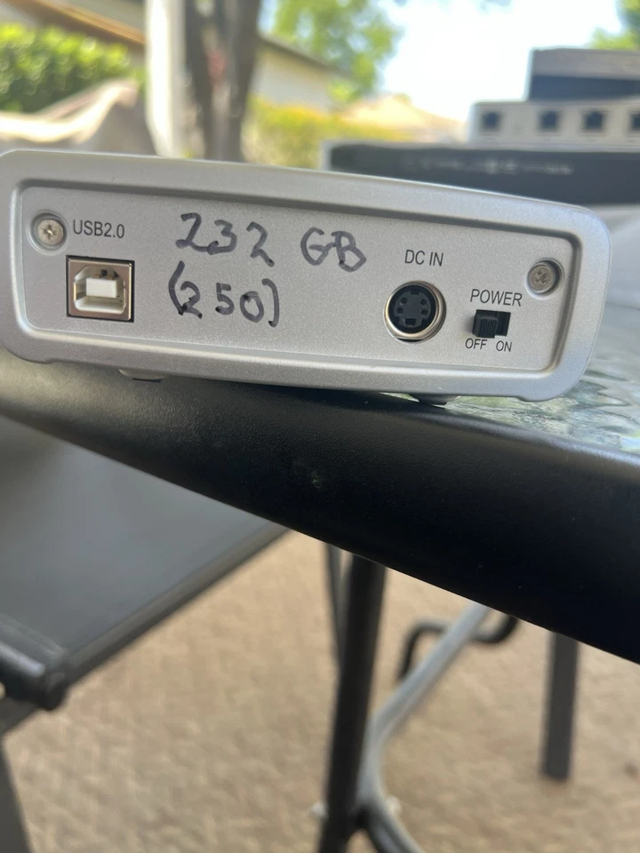 Iomega Ldhd320-U Silver Hi Speed 2.0 Desktop USB External Hard Drive UNTESTED - Image 4 of 4