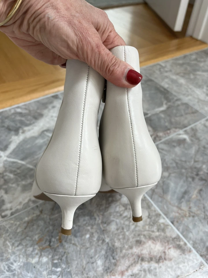 Botas de tornozelo Taryn Rose novas sem caixa salto gatinho tamanho 7B - Imagem 3 de 4