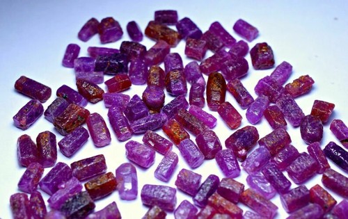 100 Cts High End Top Red Ruby Crystals Rough Lot - Plus a FREE Faceted Gemstone - Picture 9 of 12
