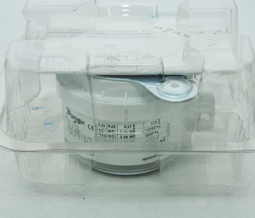 Dwyer Magnesense MS-111-LCD Differential Pressure Sensor - Picture 3 of 5