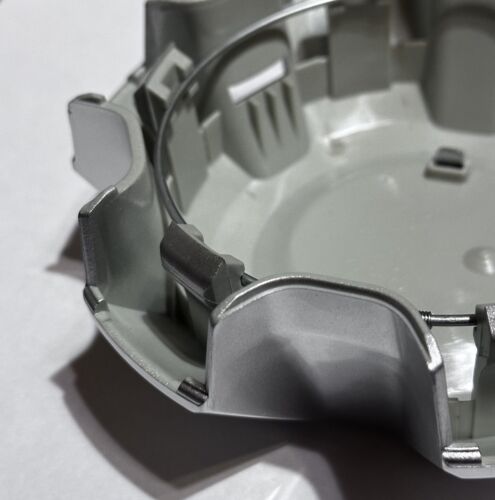 2013-2024 Toyota 4Runner SR5 Center Hub Cap p/n 4260B-35070 - Picture 7 of 7