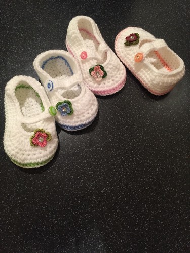 Handmade crochet baby shoes/ Pram Shoes for baby girls and boys from 0-12 Months - Picture 5 of 8