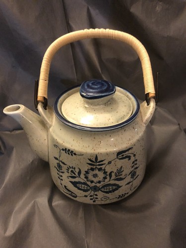 Vint. Japanese Porcelain Teapot, Blue/Gray Specked Motif, Rattan Handle Display - Picture 2 of 5