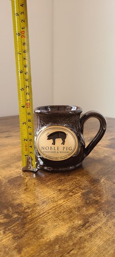 Deneen Pottery Noble Pig Vineyard & Winery McMinville Oregon - Foto 7 di 7