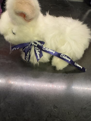 Cadbury Bunny Hase lila Logo Band mit etwas Sound weiß Plüsch Ostern - Bild 10 von 14