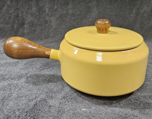 Vintage MCM gelbes Emaillegeschirr ~ 2 Quart Topf mit Deckel & Holzgriff - Bild 2 von 15