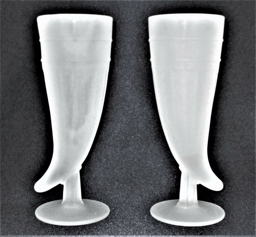 Tiara Indiana Glass White Frosted Horn Tankards Two Pieces - Picture 10 of 10