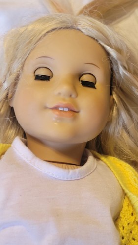 Muñeca American Girl Julie Albright 18” pelo rubio liso ojos marrones 2008 LEER - Imagen 4 de 17