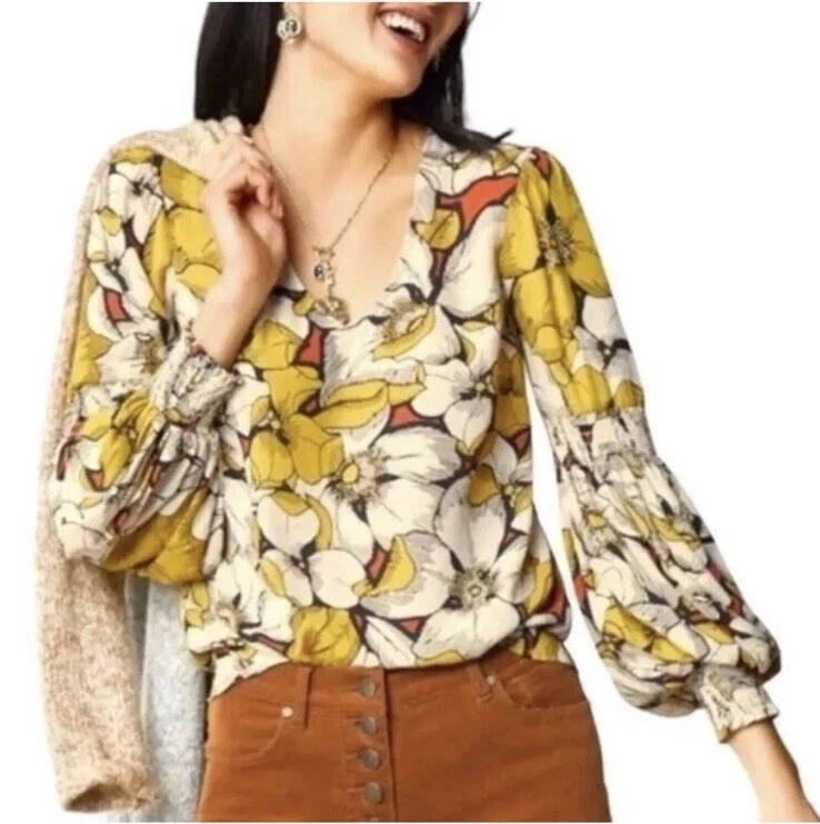Blusa secuela Cabi para mujer talla grande otoño 2020 floral amarilla cuello en V estilo 3954 Foto 3 de 4