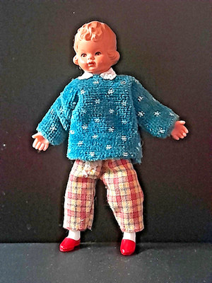Kind Caco Junge, Bub Biegepuppe Puppenhaus Puppenstube 1:12  flexible doll, 9,5