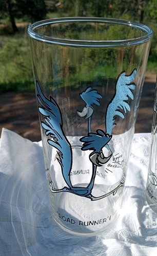 De colección. 1973 Looney Tunes Pepsi Warner Bros Juego de 2 vasos Road Runner ~ Bugs Bunny - Imagen 3 de 7
