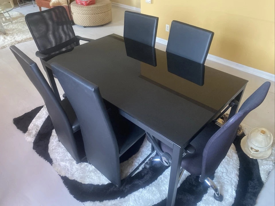 Juego de 4 mesas de comedor de cristal negro   Foto 3 de 4