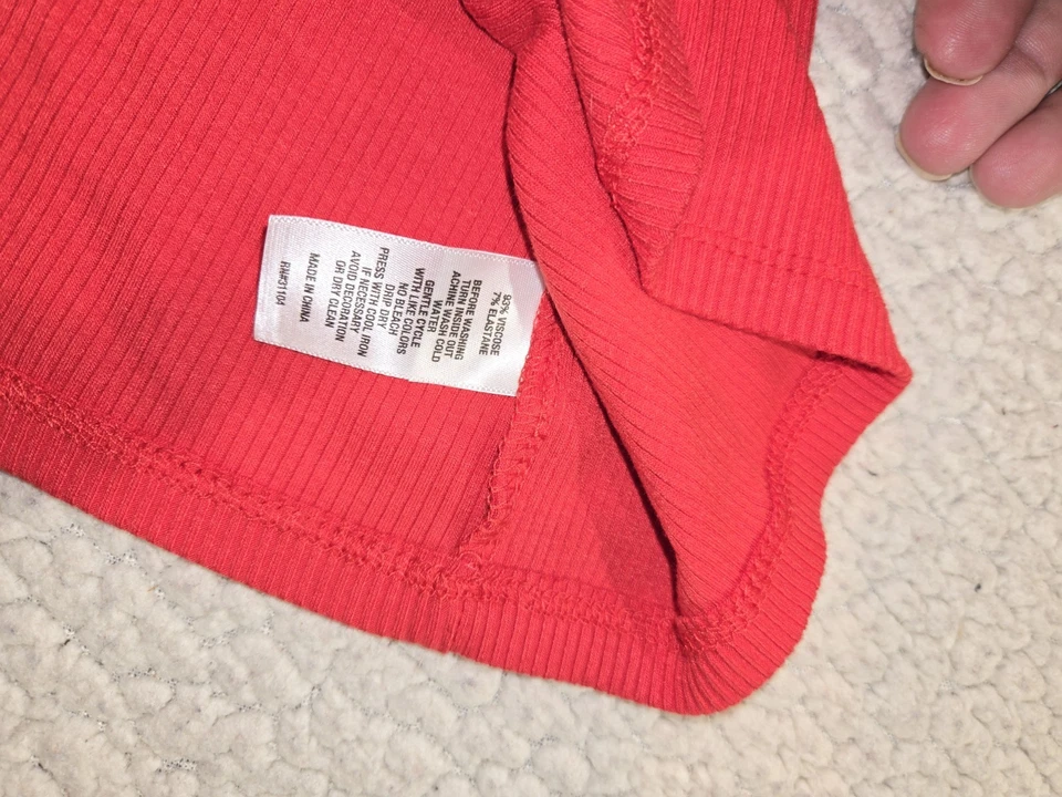 The Limited Top Feminino de Gola Vermelha com nervuras Tamanho 3X Escritório de Festa de Férias... - Imagem 3 de 4