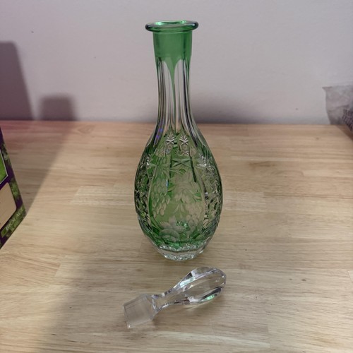 Vintage Bohemian Green Cut to Clear Crystal Decanter Floral Etched Glass Stopper - Picture 3 of 4