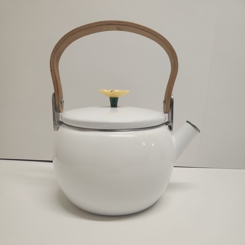 VTG Copco White Enamel Tea Kettle Pot Hardwood Handle Cow with Flowers Farmhouse - Imagen 7 de 18