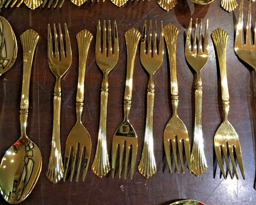 HOME CONCEPTS Gold Electroplate GOLDEN CANNES Flatware ( 58 Various Pieces) - Picture 6 of 12