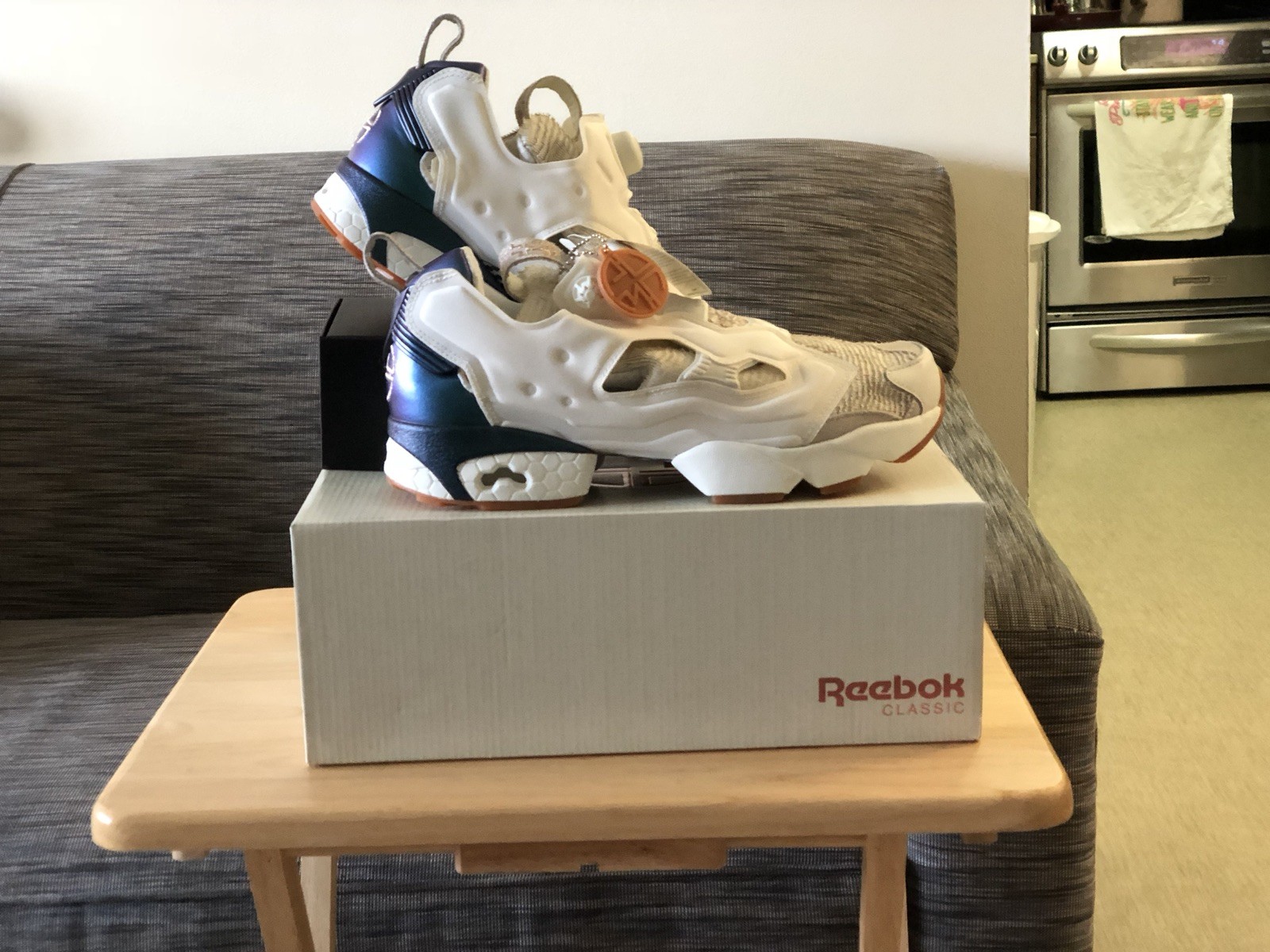 reebok insta pump fury CNY17 Size 10 US reebok insta pump fury CNY17 Size 10 US