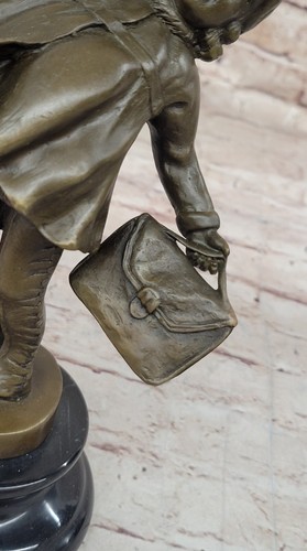 Lo último Obras de Arte Firmadas de Niña Chiparus de Bronce Fundido para Ir a la Escuela - Imagen 7 de 10