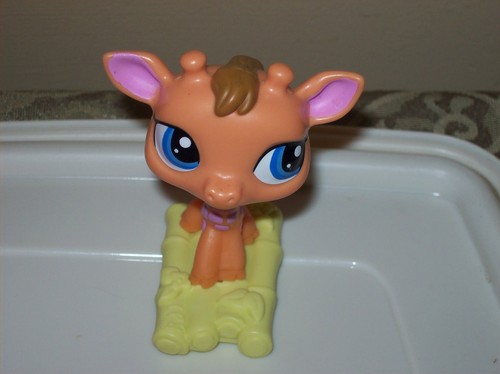 13 McDonald's Littlest Pet Shop  Figures  & carriers - Bild 8 von 8