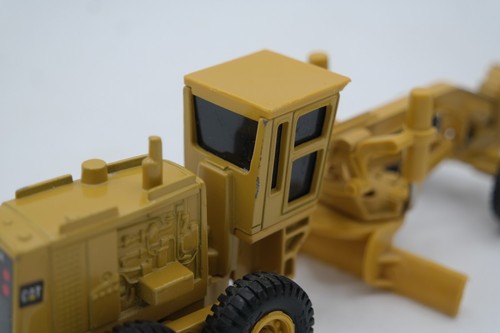 4 DIECAST MASTERS Cat Caterpillar Construction Dozer Dump Truck Grader Excavator - Picture 12 of 24