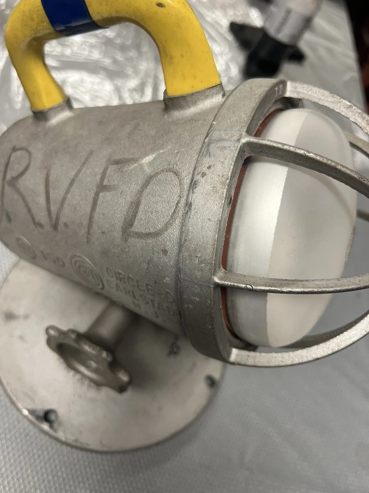 Винтажный прожектор NATALE Circle D для пожарной части грузовика *протестирован* - Изображение 4 из 4