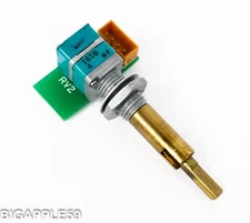 Japan Radio JRC JST-245 Amateur Transceiver PBS/BWC Gain Pot Assembly