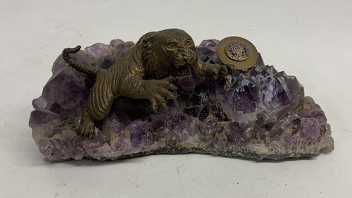 Ringling Brothers Barnum and Bailey Circus Bronze Tiger on Amethyst Sculpture - Picture 1 of 11