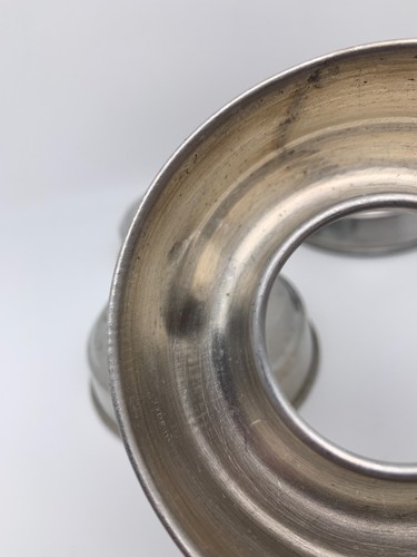 4 Piece Set MIRRO 818M - Small Aluminum  Gelatin cake Pans Ring Molds - Picture 4 of 12