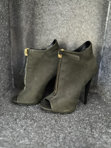 Giuseppe Zanotti Verde Oliva Gamuza Peep Toe Oro Cremallera Tacones Altos Talla 37 - Imagen 9 de 10