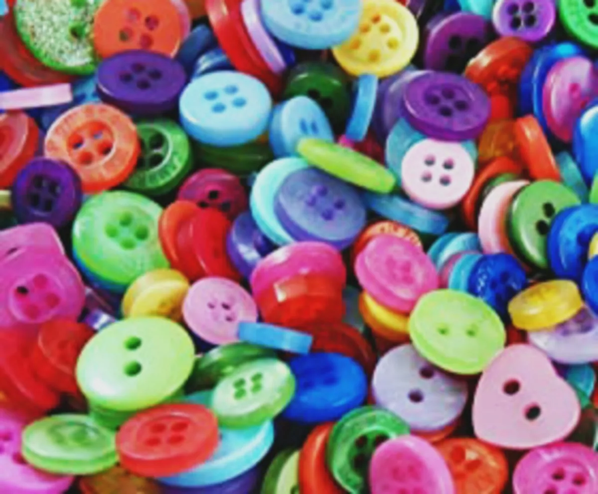 100 Assorted SMALL Buttons Bright Colors Mixed Sizes Kids Craft Supply Bulk  Lot