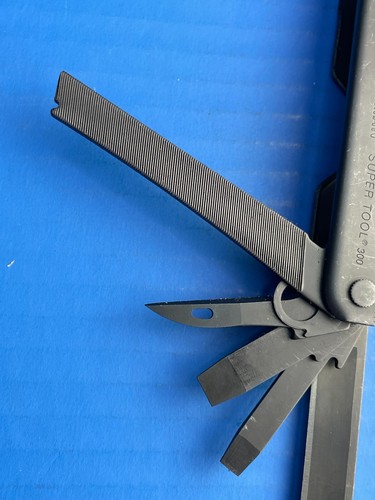 Leatherman Super Tool 300 Multi-Tool Black Oxide - Picture 6 of 22