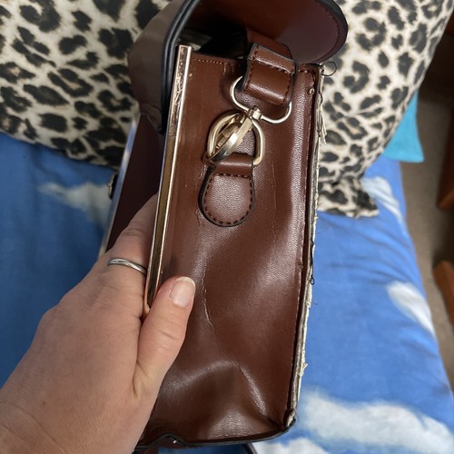 Bolso de mano búho dorado y marrón - Imagen 13 de 18