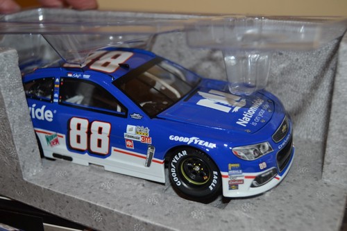 1/24 ACTION RACING DALE EARNHARDT JR. #88 NATIONWIDE DARLINGTON QVC 2017 SS - Picture 12 of 15