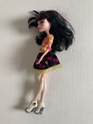 Monster High Draculaura Art Class Doll No Accessories 2008 - Picture 5 of 16