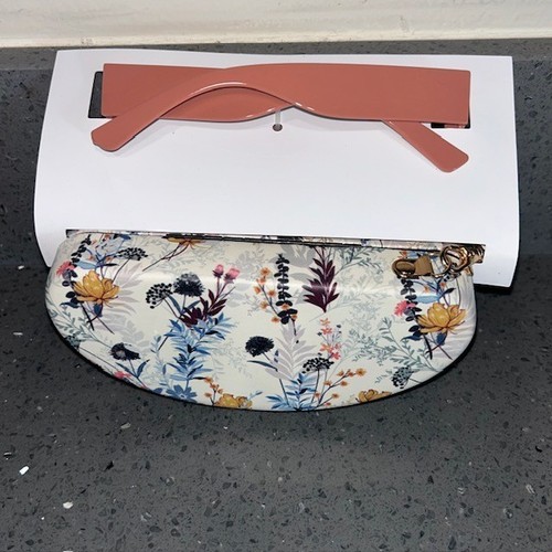 Womens ELLURE Sunglasses Pink With White Floral Case BRAND NEW NWT - Picture 2 of 2