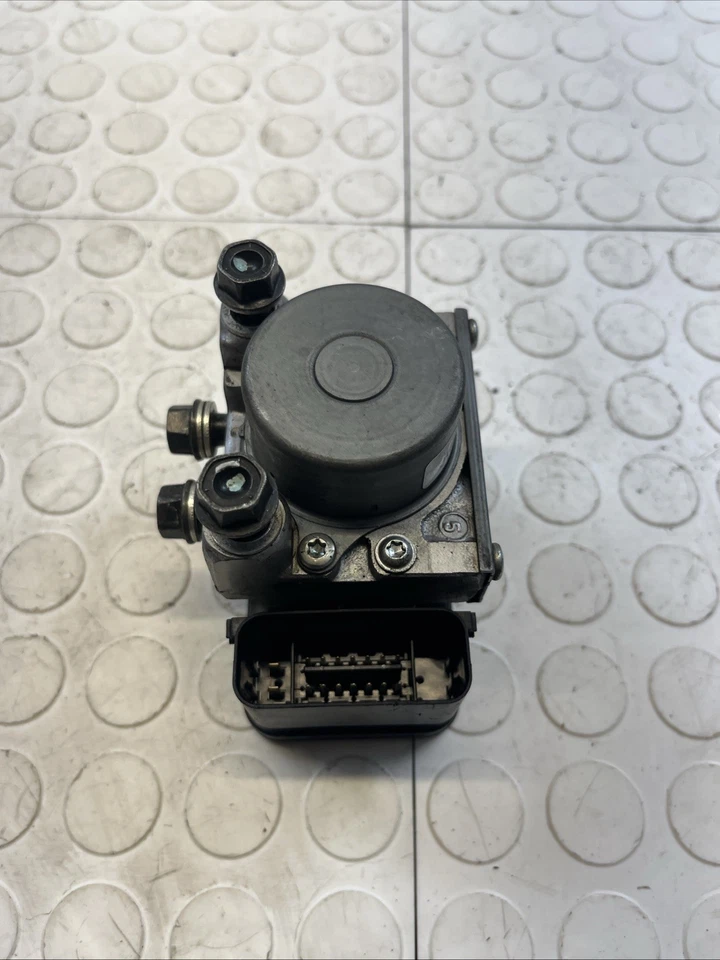 HONDA CB300F 2017-2018 ABS MODULADOR PIEZA OEM Foto 2 de 4