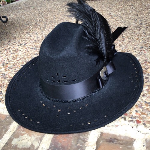 Vintage Nancy Hughes Hat Co Black Wool Satin Ribbon Bow Feather Lazer Cut 7 56 - Picture 2 of 15
