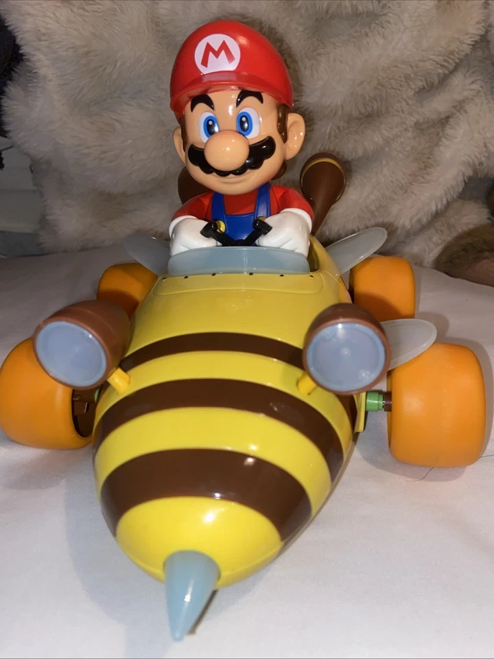 Carrera RC Nintendo Mario Kart Bumble Mario Yoshi Radio Remote Control Car Racin - Image 4 of 4